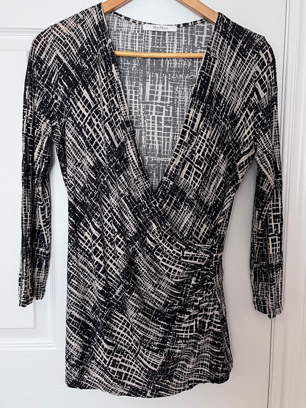 Max Mara Vintage Black and Cream Slinky Jersey Wrap Top